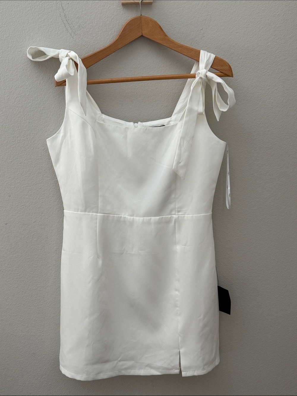 NWT Lulu’s Sweetie White Tie-Strap Mini Dress Large Homecoming Bridal Event